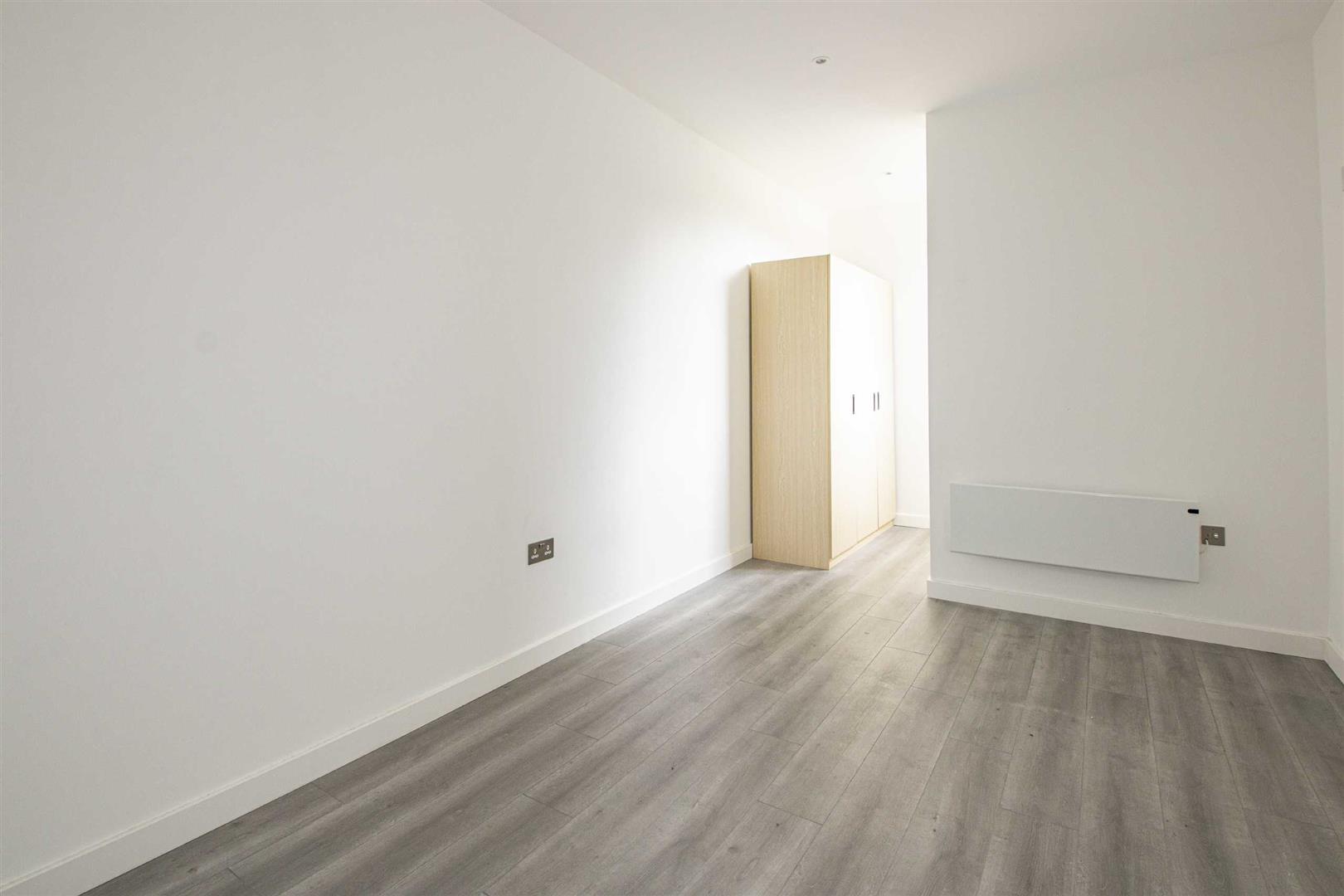 2 Foxhunter Drive, Linford Wood, Milton Keynes